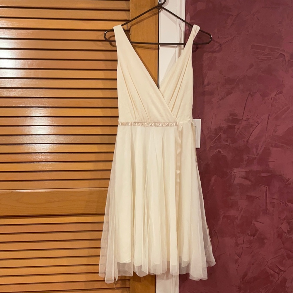 LIKE NEW ALEXIA ADMOR XS Off White Dress